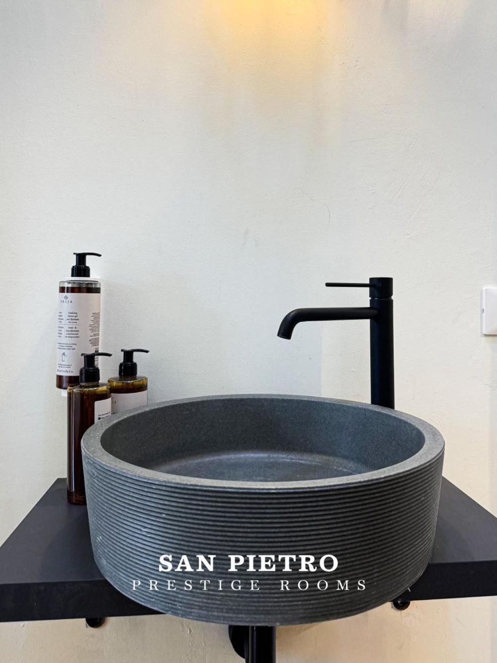 רומא San Pietro Prestige Rooms מראה חיצוני תמונה